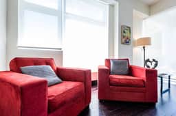 Updated Apt * Parking * Boutique bdg * Sleeps 4 *