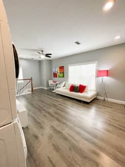 Resort living! * Cool like new Apt * Full Kitchen