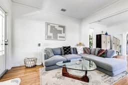 Stylish Design District house, 2 bed/1 bath, parking, yard, fully updated