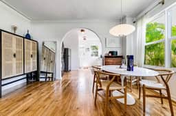 Design District Home *Fully Updated * Parking*Yard