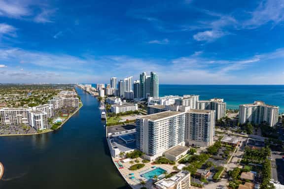 Luxury Beach Home•Pool•2 beds/3 bath•Walk to Beach - Image 1