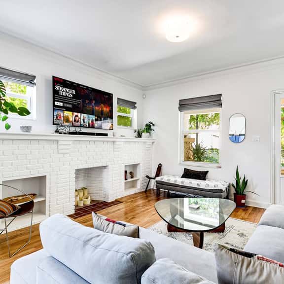 2 houses! * Stylish* Design District * Hse + Guest - Image 1