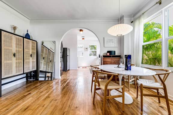 Design District Home *Fully Updated * Parking*Yard