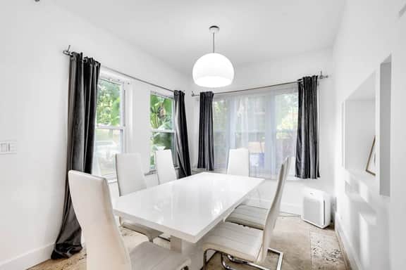3 bed/2 bath*Design District*Hot tub*Parking*Yard