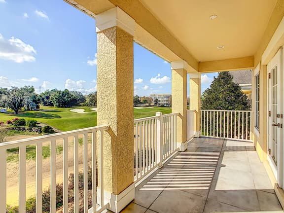 Stay in style*3 bed/2 bath*Like new*Pool*golf view